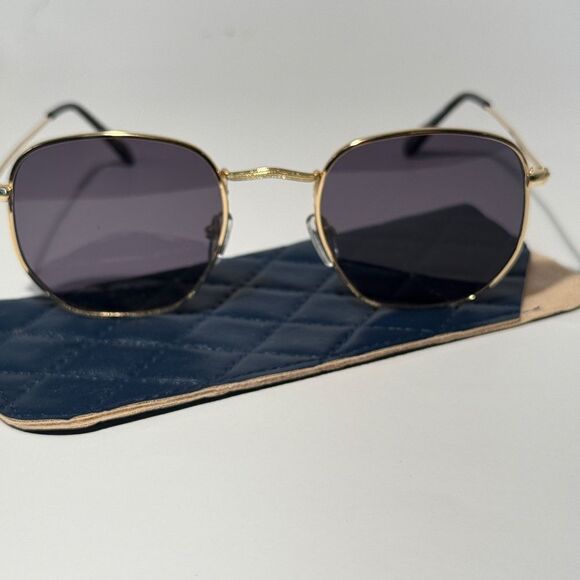 1638 NEW Gold Frame Square Sunglasses Dark Lenses Retro Vintage Style Chic main image 9